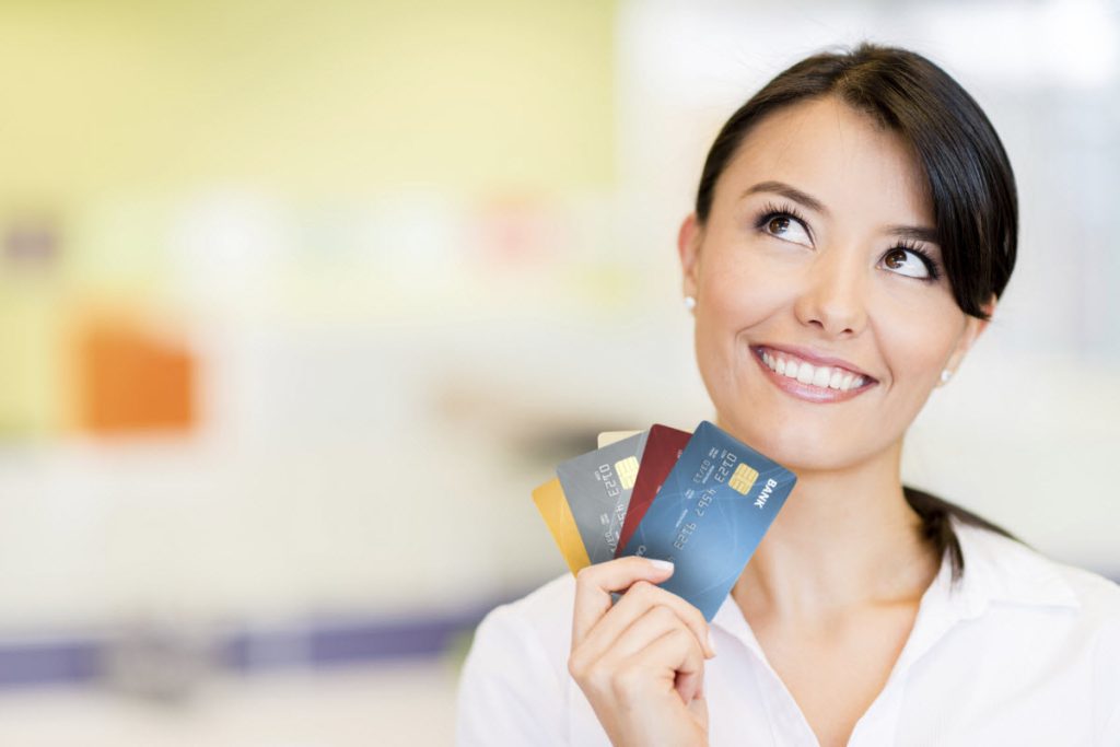 2015 12 11 1449864306 824604 womanholdingcards